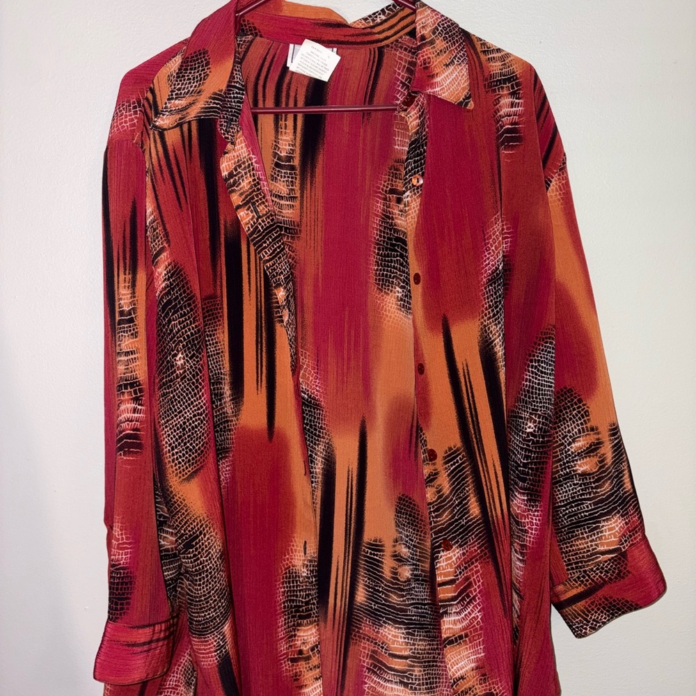NIKKI - Vibrant Red and Orange 3/4 Sleeve Graphic Button Down